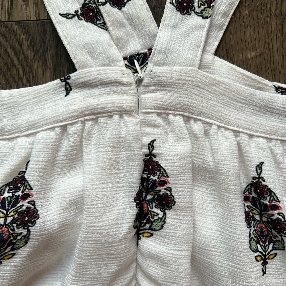 Doe & Rae White Flower Patterned Tank Top Size Small - Picture 6 of 8